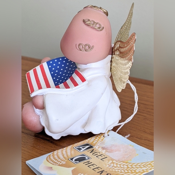 ANGEL CHEEKS "ANGEL WITH FLAG" KIRK'S KRITTERS 2001 FIGURINE - Picture 5 of 11